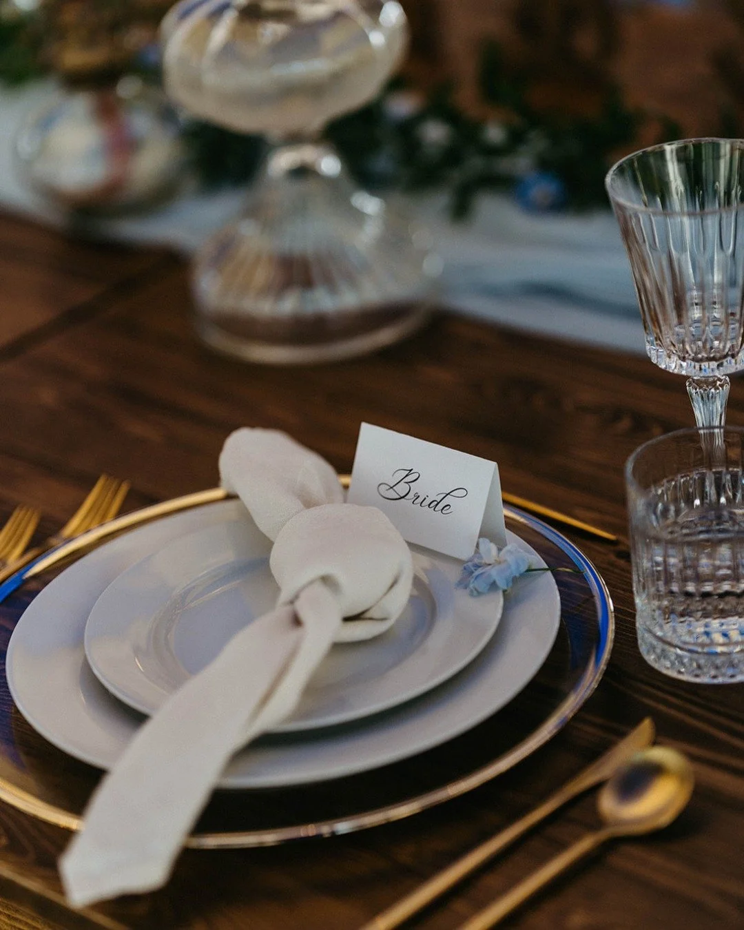 A well-run wedding doesn&rsquo;t feel rushed.
It doesn&rsquo;t feel chaotic.
And it doesn&rsquo;t rely on friends or family to &ldquo;figure things out.&rdquo;

It feels calm, intentional, and exactly as planned &mdash; because someone is overseeing 