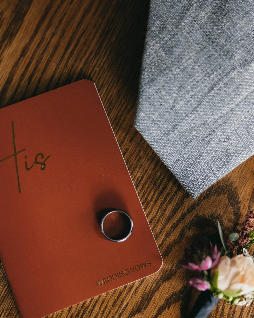 Most couples don&rsquo;t realize how many moving pieces exist on a wedding day until they&rsquo;re in it.

Vendor arrivals. Timeline adjustments. Last-minute changes. Family coordination.

When everything feels seamless, it&rsquo;s because someone is