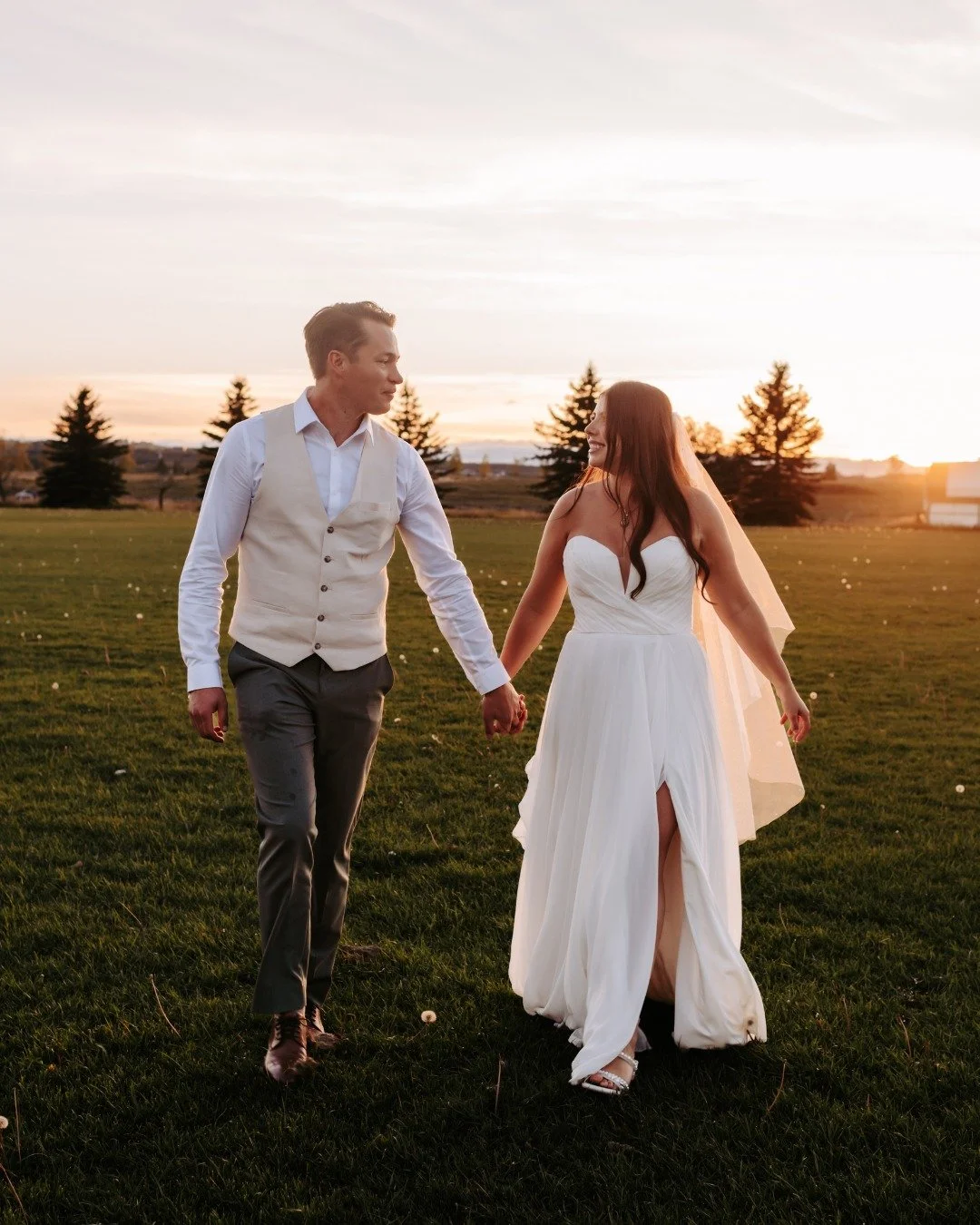 Calm wedding days are intentional.

They&rsquo;re built with communication, structure, and someone who knows what to look for.

If you're planning Summer or Fall 2026, this is the time to secure your support. www.kayleerweddings.com

Coordinator @kay