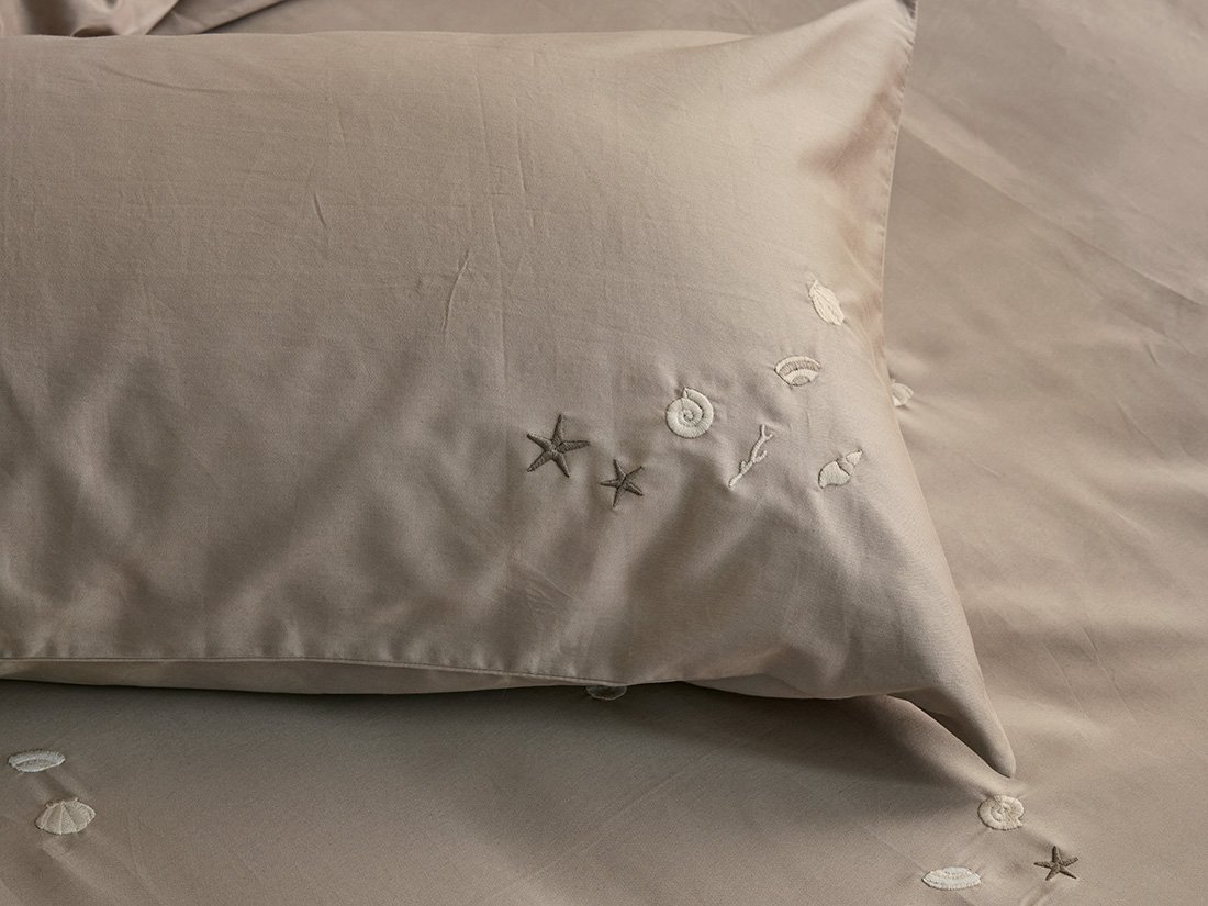 mood-pillowcase-cotton-sateen-warm-taupe-seashell-2.jpg
