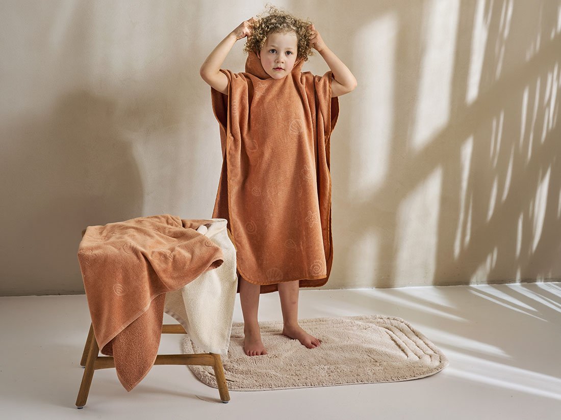 mood-bath-poncho-velour-seashell-terracotta-1.jpg