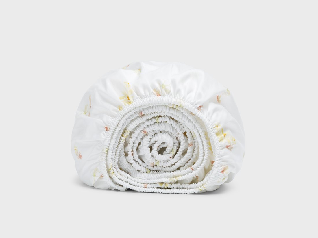 fitted-sheet-cotton-sateen-flower-valley-1.jpg