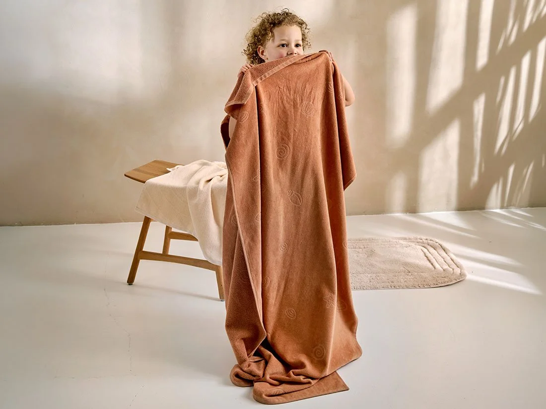 mood-beachtowel-velour-seashell-terracotta-2.jpg