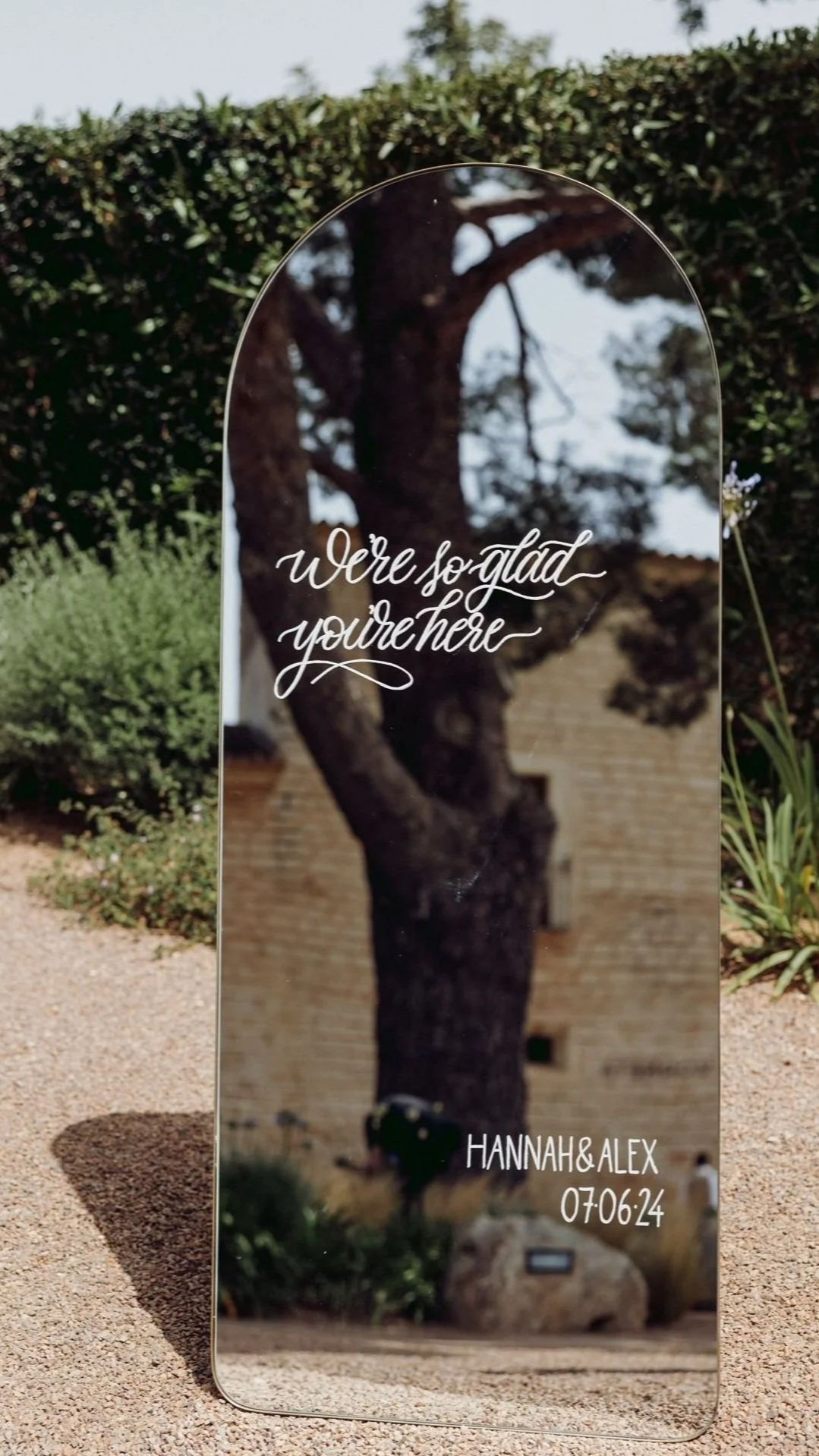 Mallorca wedding welcome mirror. Written by hand. Wedding Calligraphy