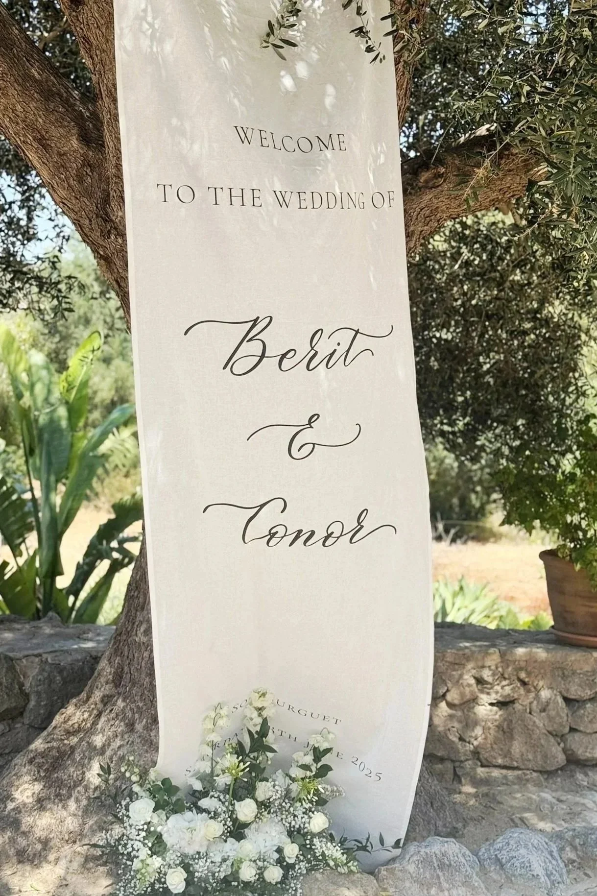 Mallorca wedding linen welcome sign. Wedding calligraphy