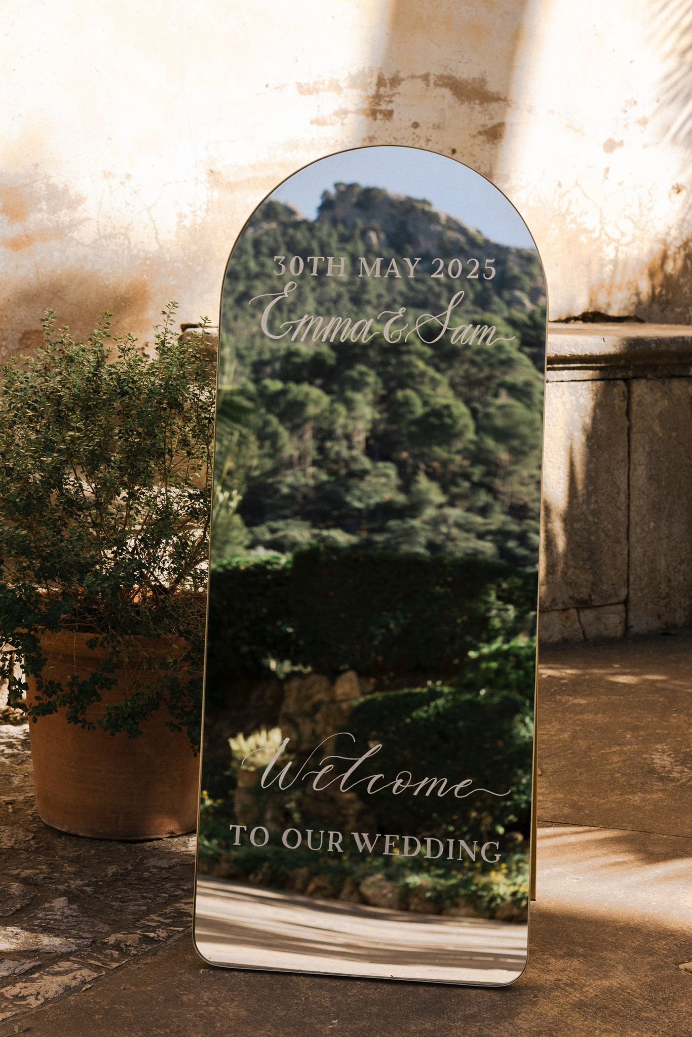 Wedding stationery and signage Mallorca. Welcome mirror