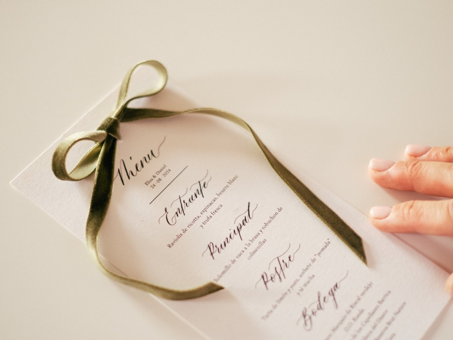 Bespoke wedding menu card. Wedding stationery and signage Mallorca. Wedding calligraphy