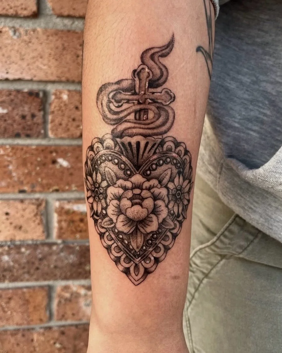 🚨 @edwardshakyhands will be guest spotting with us tomorrow until August 24th! DM them to book your appointment at our shop in Downtown Houston!