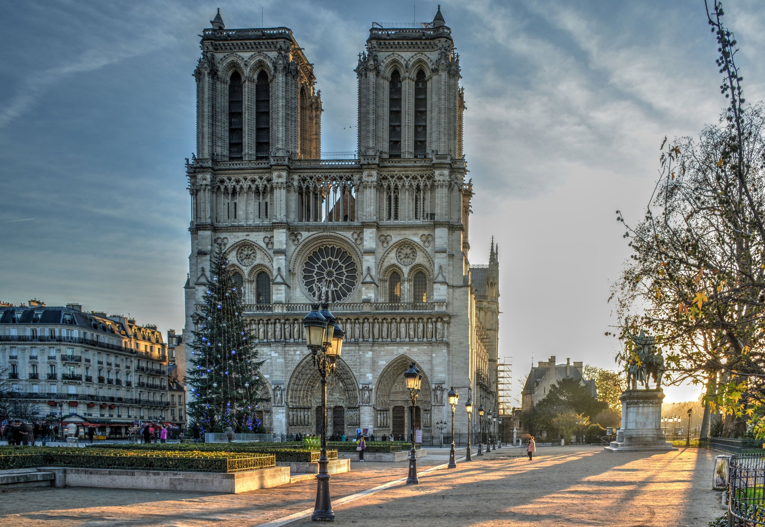 cathedral-3599931.jpg