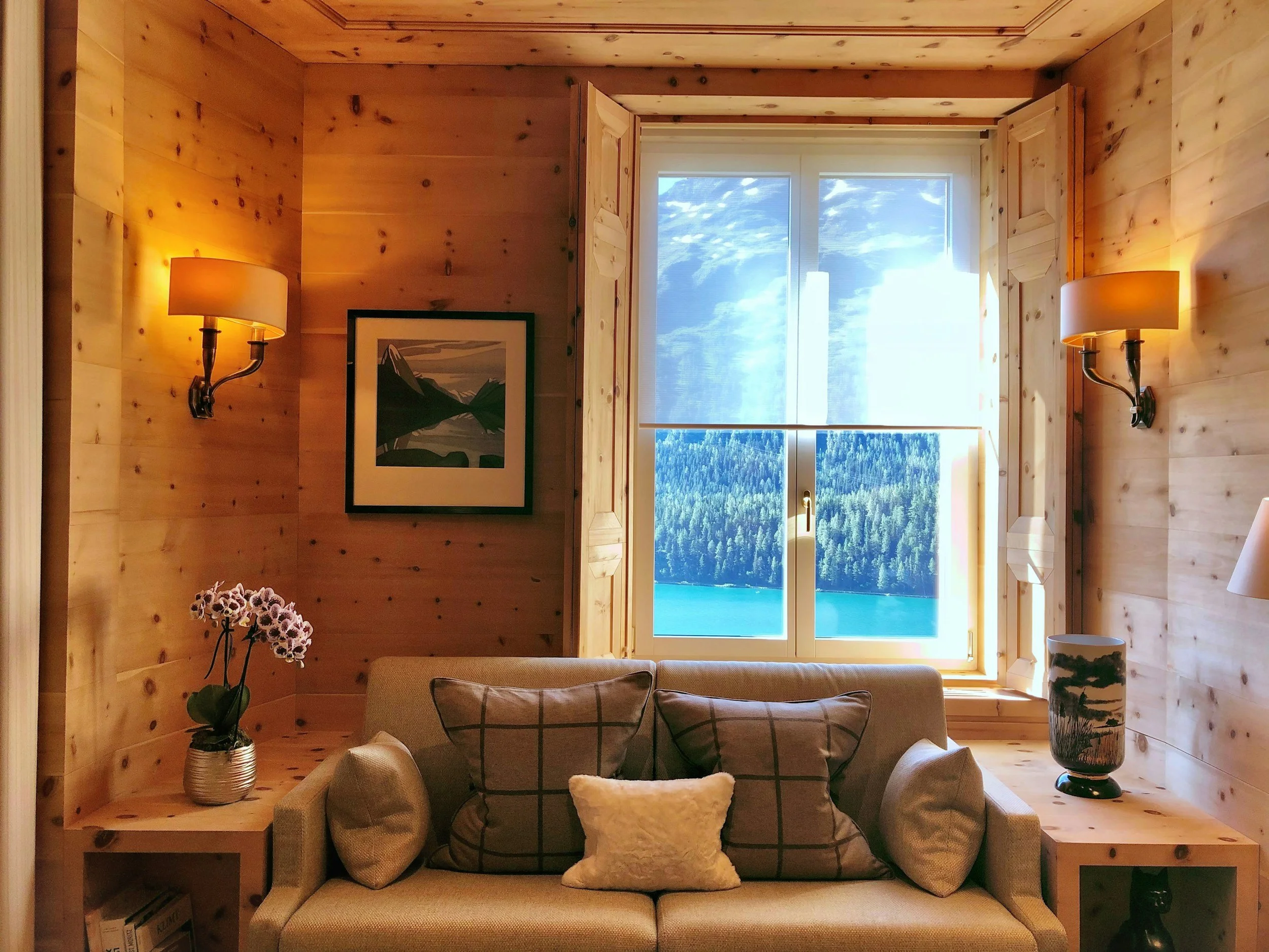 Cozy warm lit cottage with mountain views and modern furniture, demonstrating peaceful space to get therapy in California.