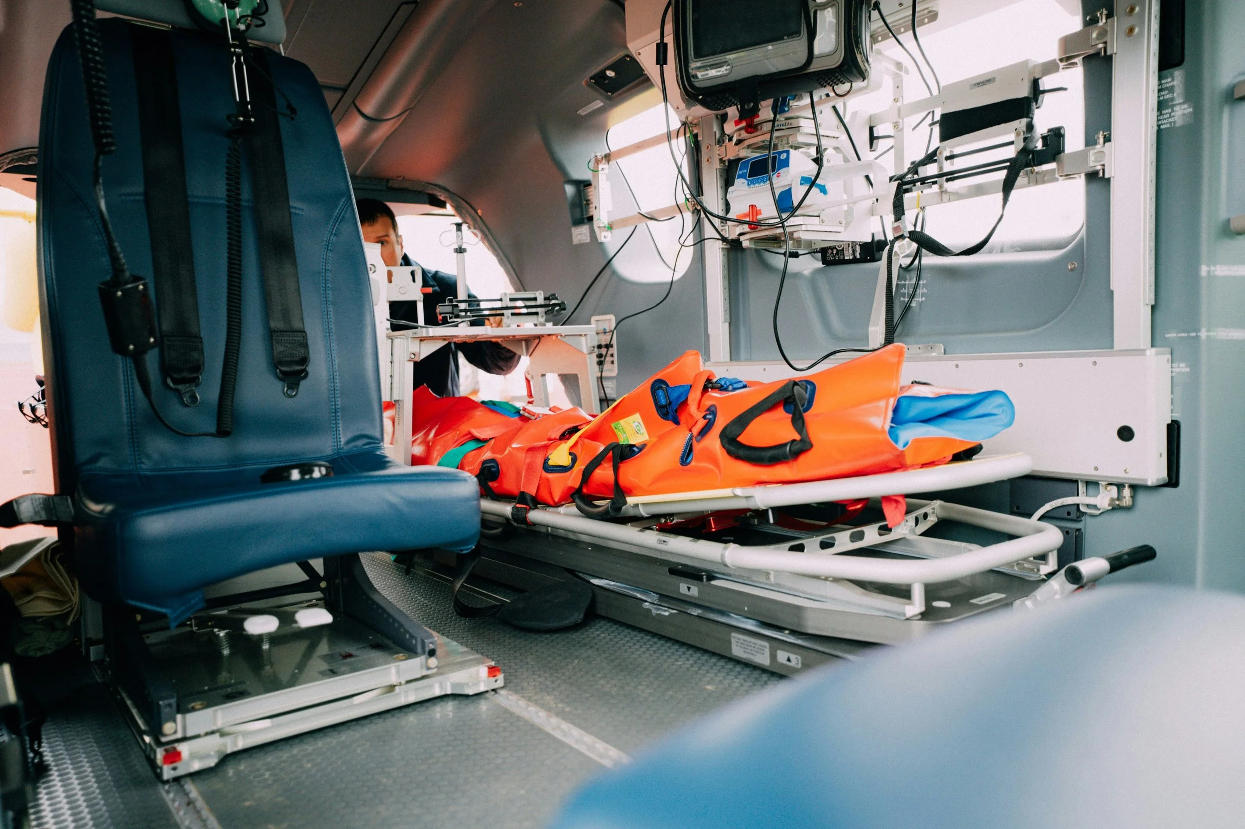 civière dans une air ambulance