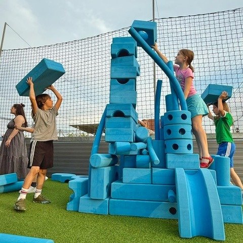 Our Friday Reading Night sleepover was full of books and surprises. After a group dinner, students spent the night working together to complete a scavenger hunt and even built &ldquo;2 minute sculptures&rdquo; in the gym before going to sleep with a 