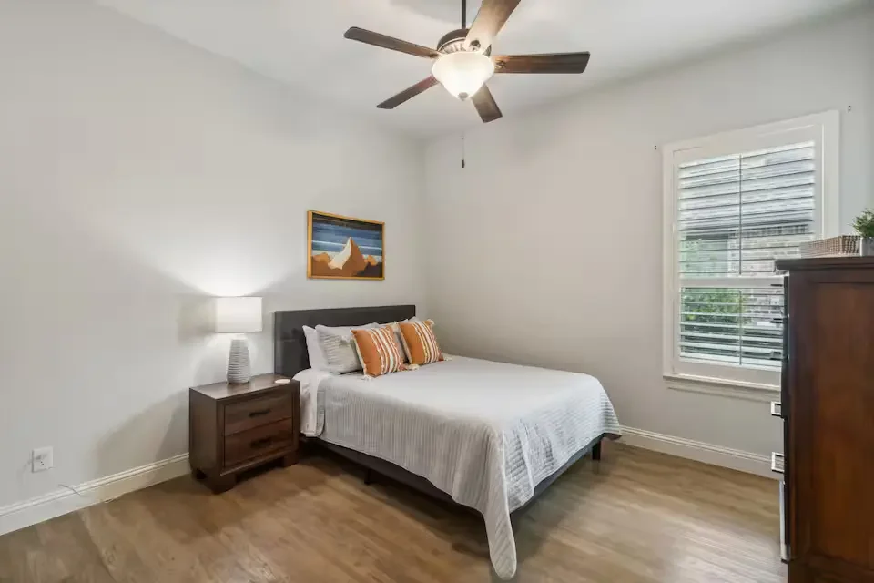 prosper-furnished-luxury-home-18.webp