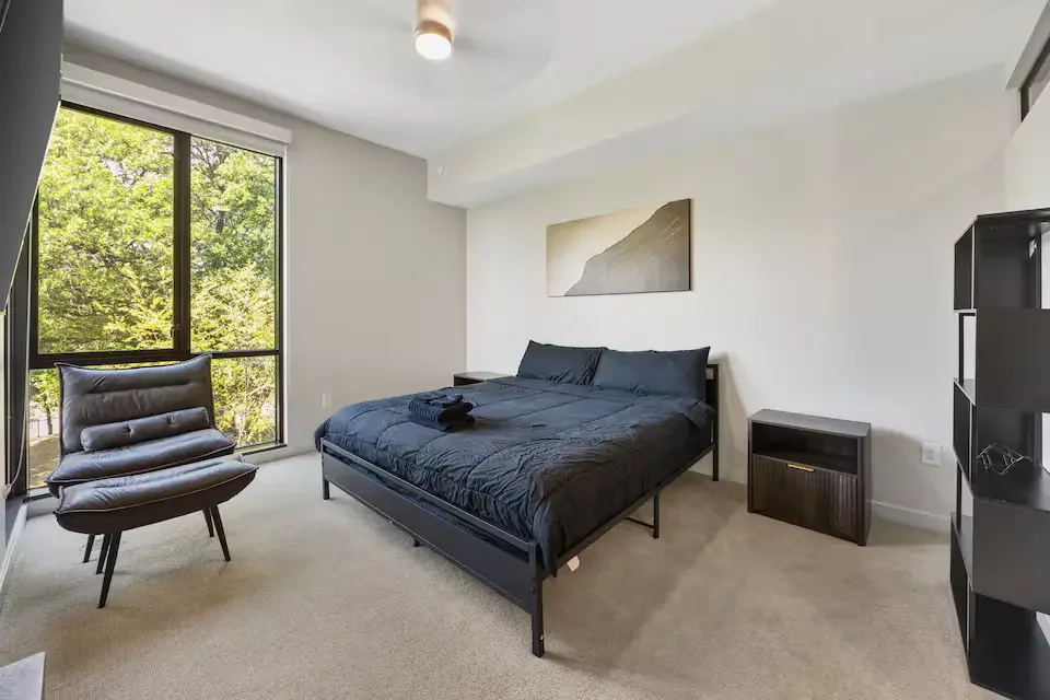 dallas-downtown-furnished-apartment-1.webp