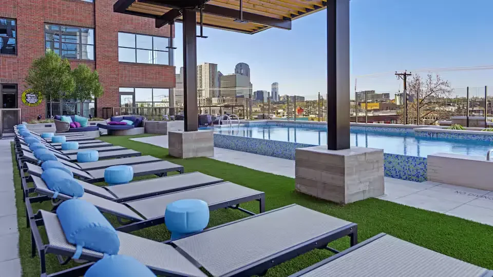 dallas-downtown-modern-city-apartment-7.webp