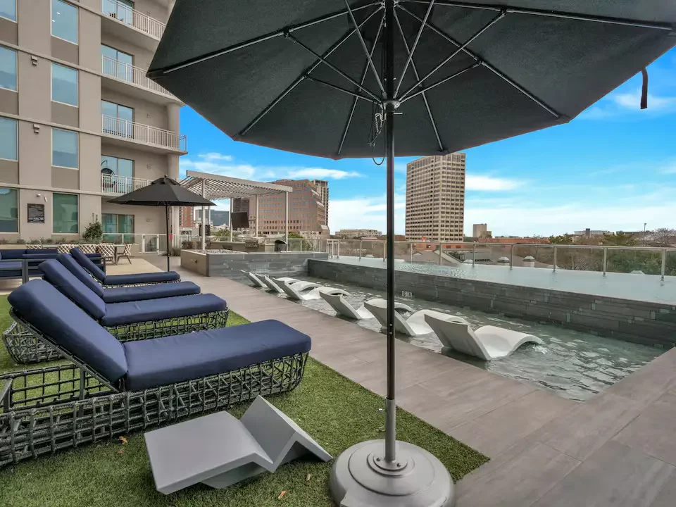 dallas-downtown-apartment-4.webp