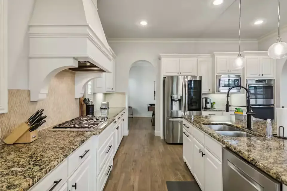 prosper-furnished-luxury-home-8.webp