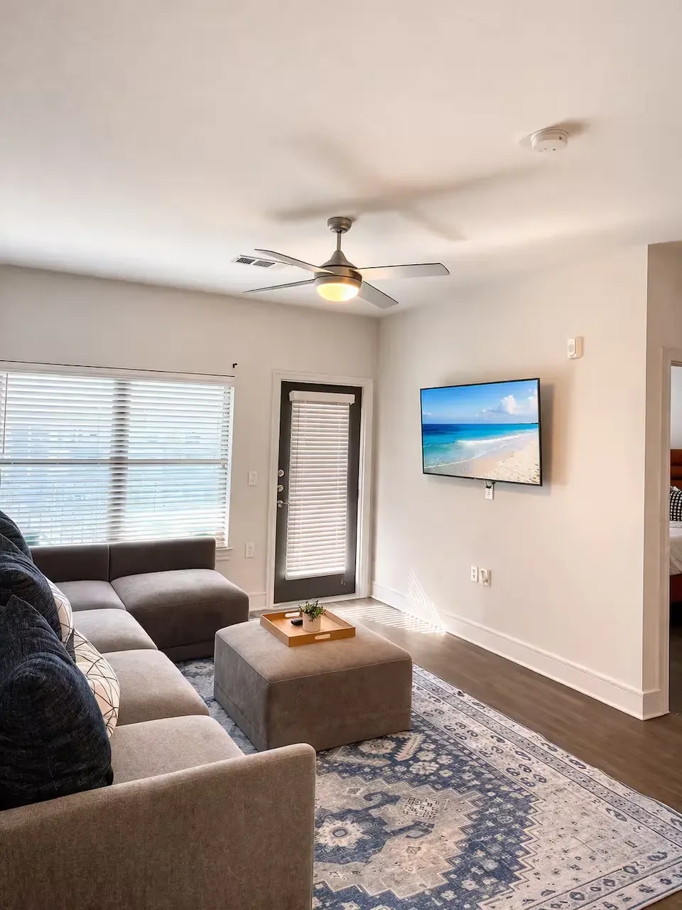 frisco-modern-apartment-8.webp