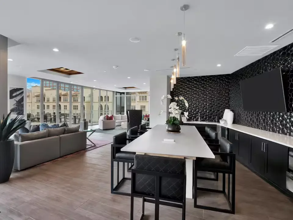 dallas-downtown-apartment-13.webp
