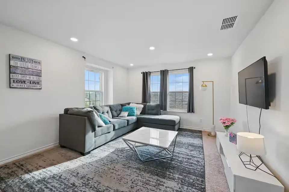 prosper-executive-estate-home-1.webp