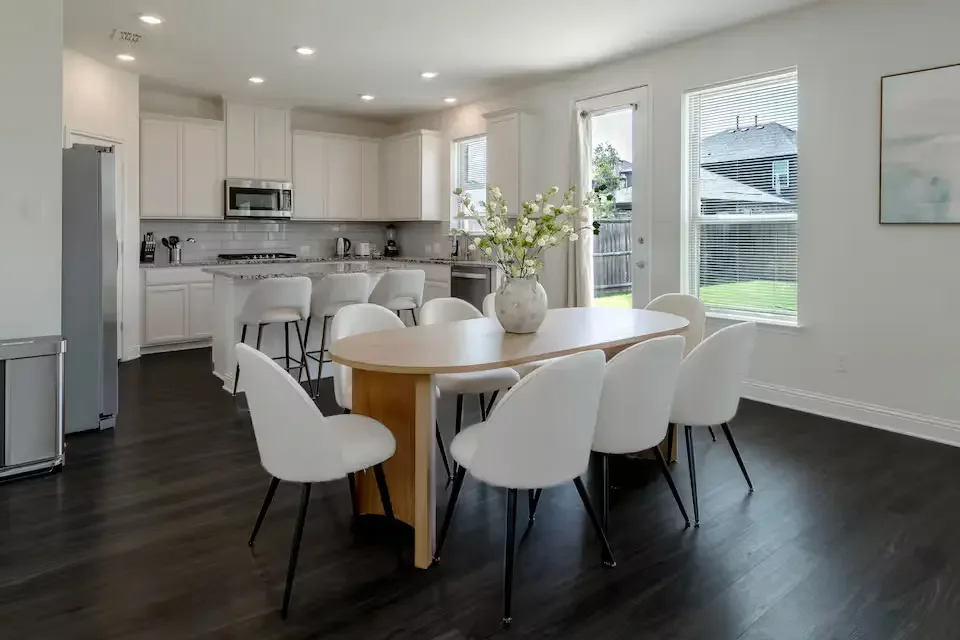 prosper-luxury-family-estate-18.webp