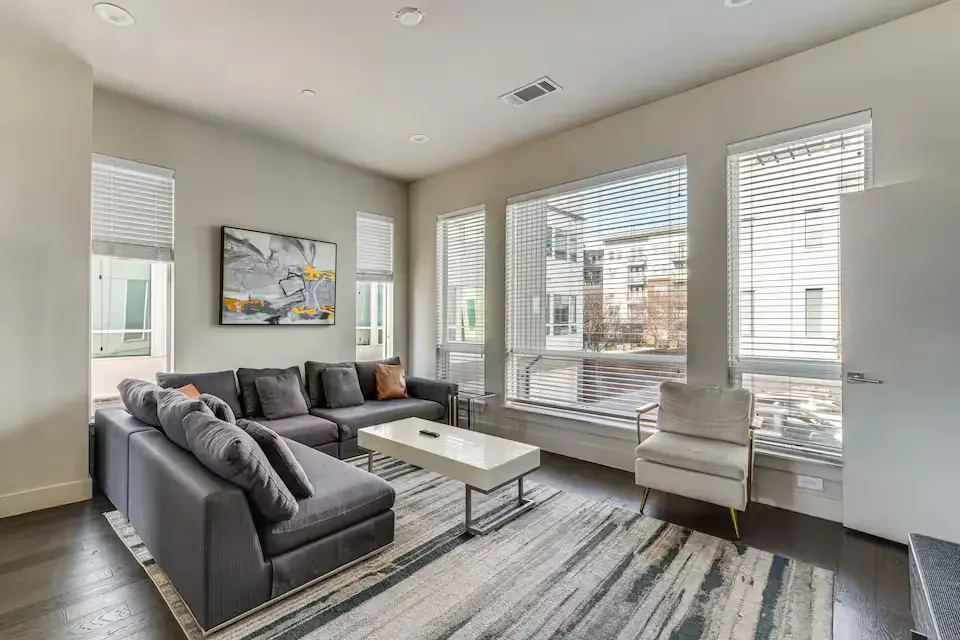 dallas-downtown-monthly-rental-10.webp