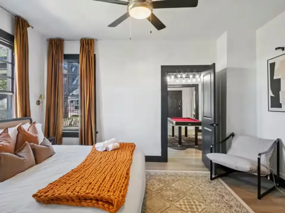dallas-downtown-short-term-rental-1.webp