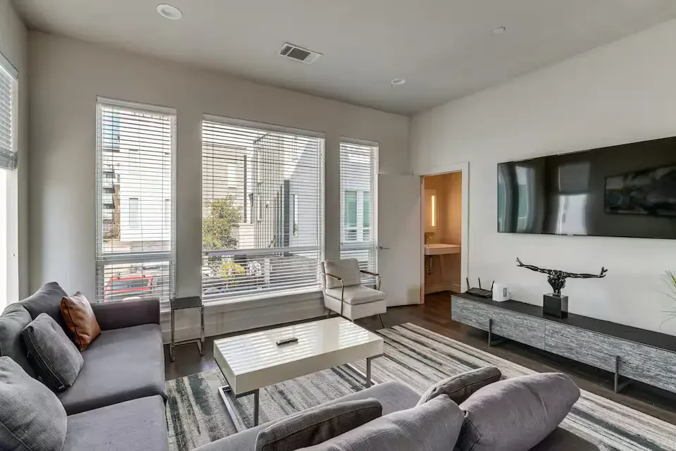 dallas-downtown-monthly-rental-15.webp