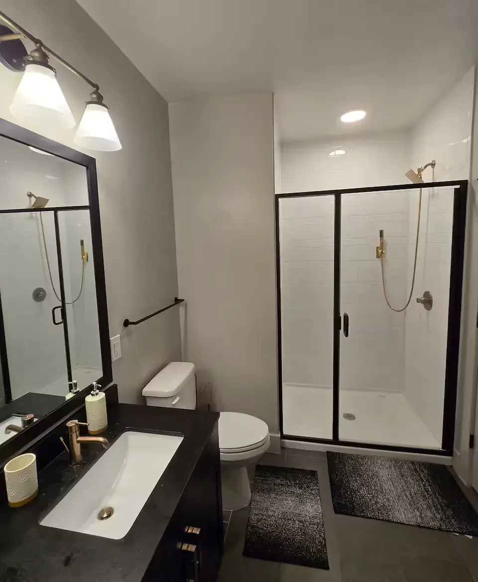 dallas-downtown-modern-city-apartment-13.webp