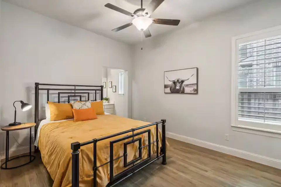 prosper-furnished-luxury-home-12.webp