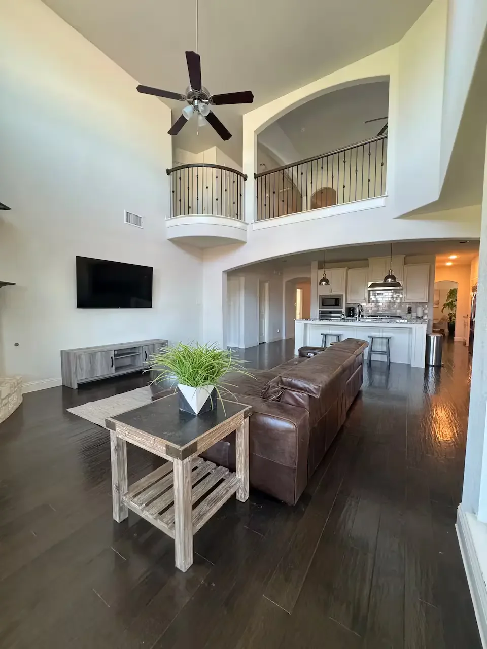 prosper-custom-luxury-home-14.webp