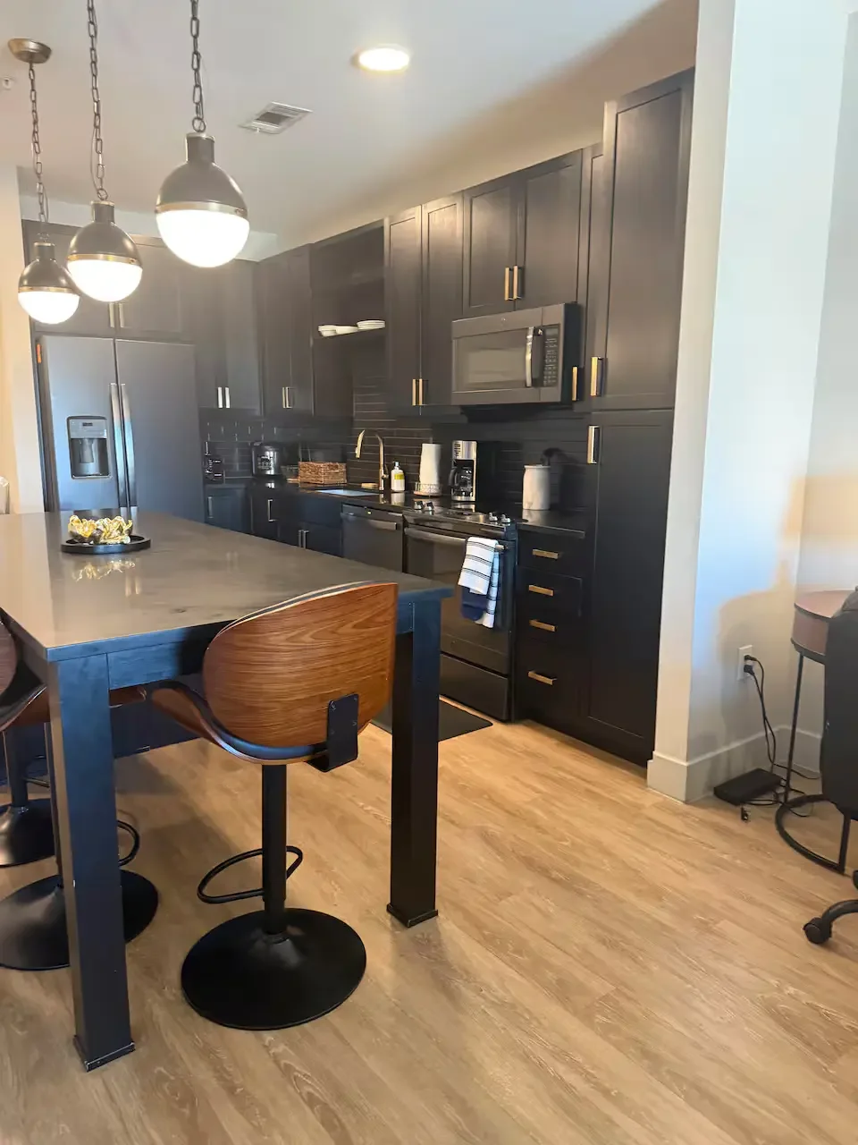 dallas-downtown-modern-city-apartment-4.webp