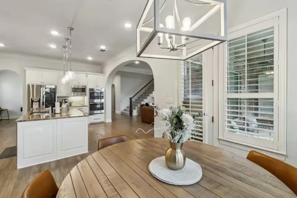 prosper-furnished-luxury-home-11.webp