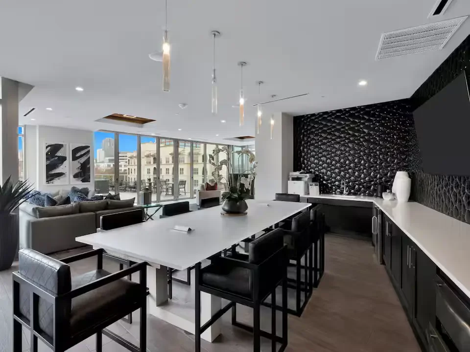 dallas-downtown-apartment-11.webp