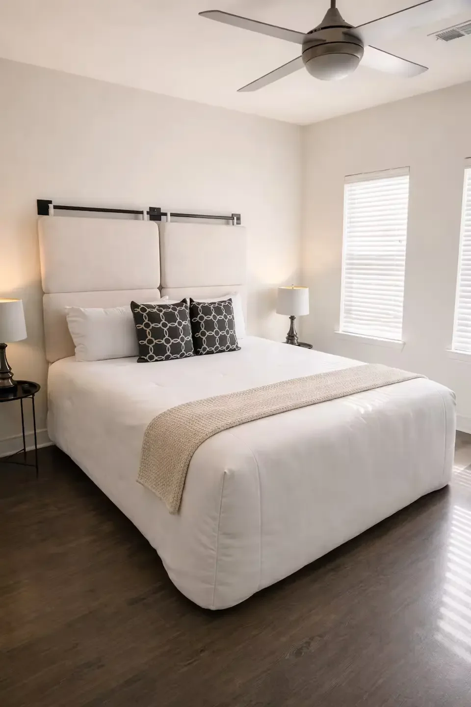 frisco-modern-apartment-9.webp