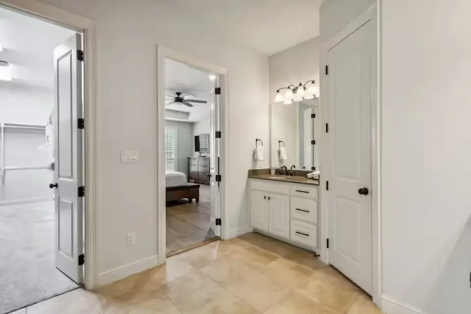 prosper-furnished-luxury-home-10.webp