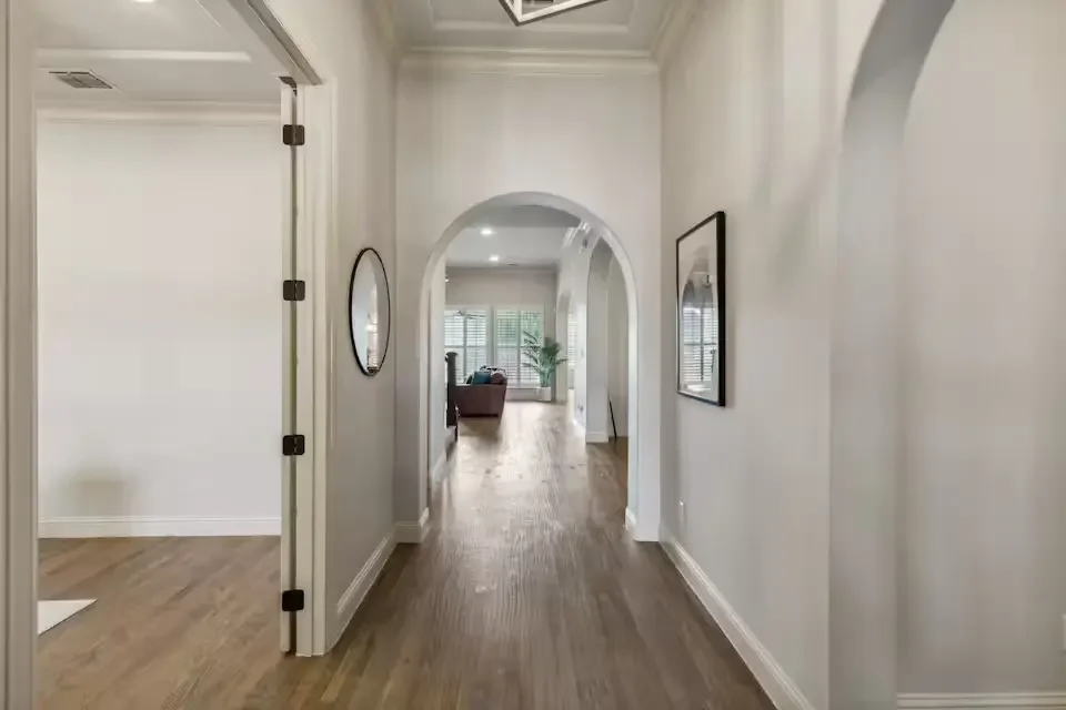 prosper-furnished-luxury-home-14.webp