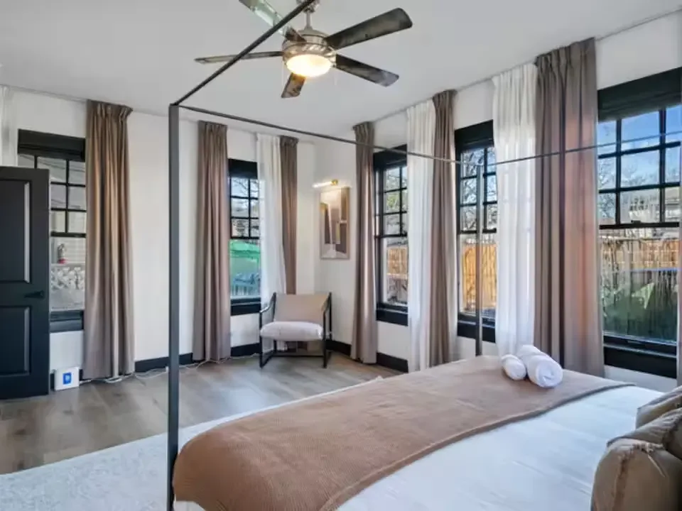 dallas-downtown-short-term-rental-12.webp