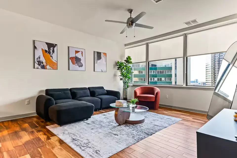 dallas-downtown-premium-apartment-1.webp