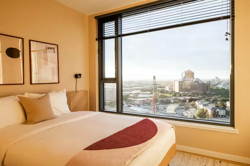 dallas-downtown-executive-suite-7.webp