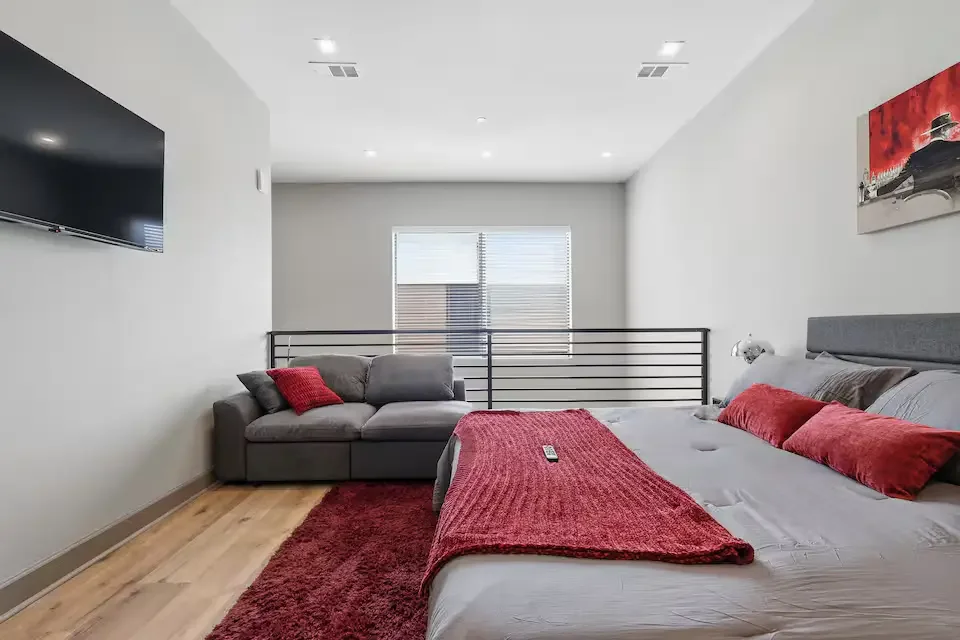 dallas-downtown-short-term-rental-10.webp