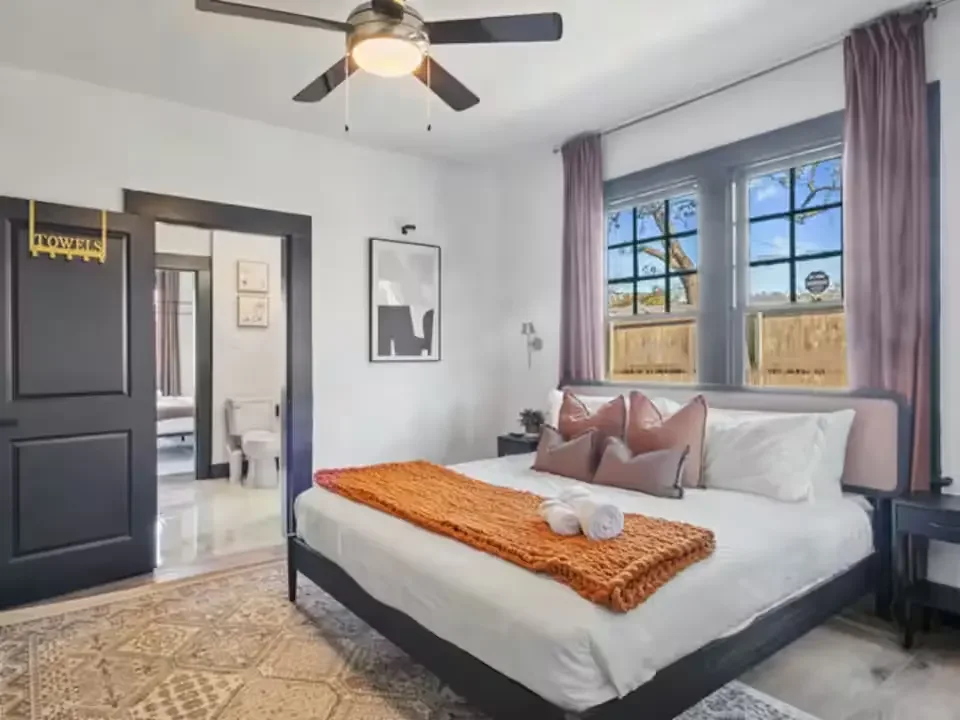 dallas-downtown-short-term-rental-4.webp