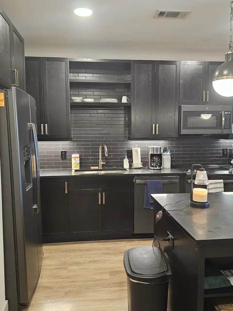 dallas-downtown-modern-city-apartment-1.webp