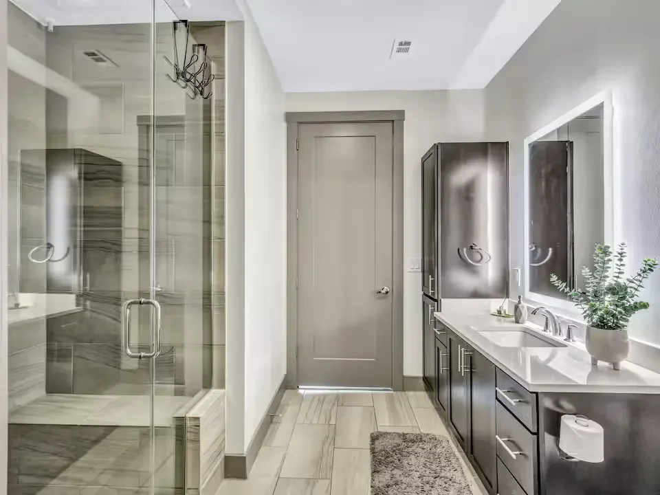 dallas-downtown-apartment-14.webp