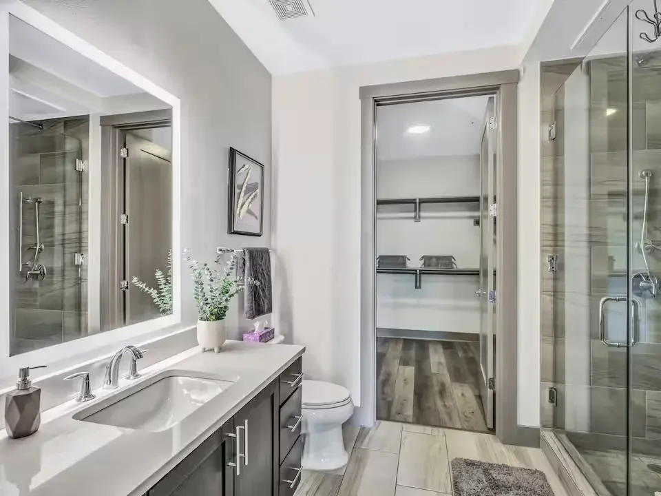 dallas-downtown-apartment-23.webp