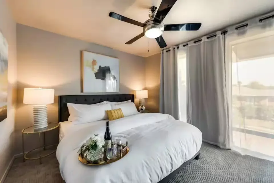 dallas-downtown-furnished-apartment-10.webp