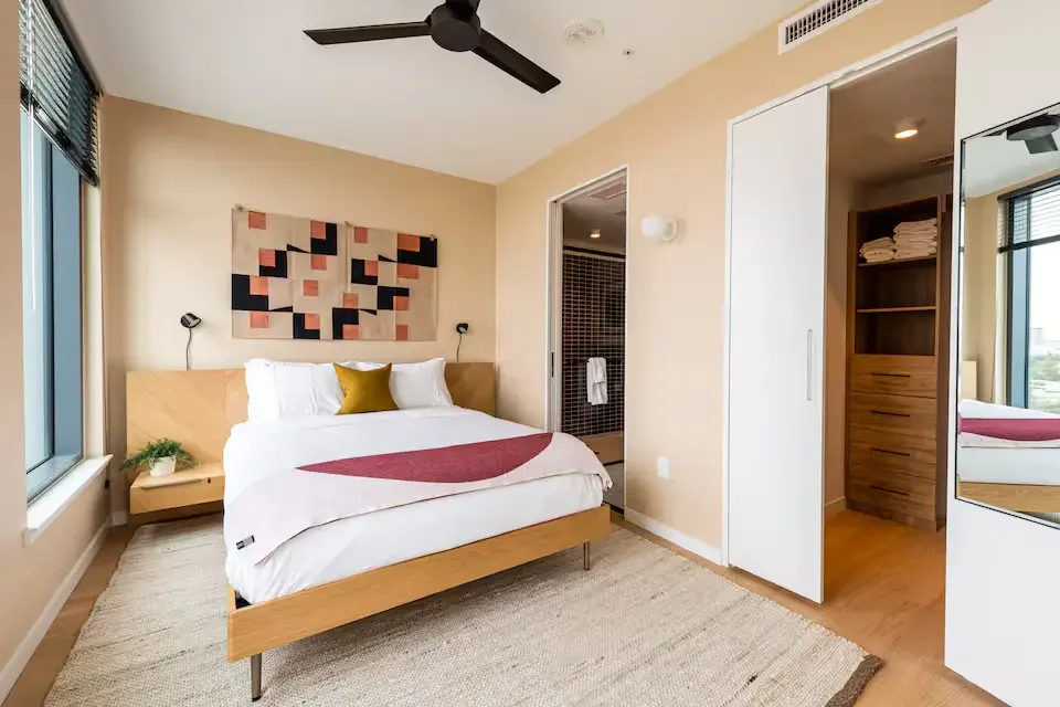 dallas-downtown-executive-suite-2.webp