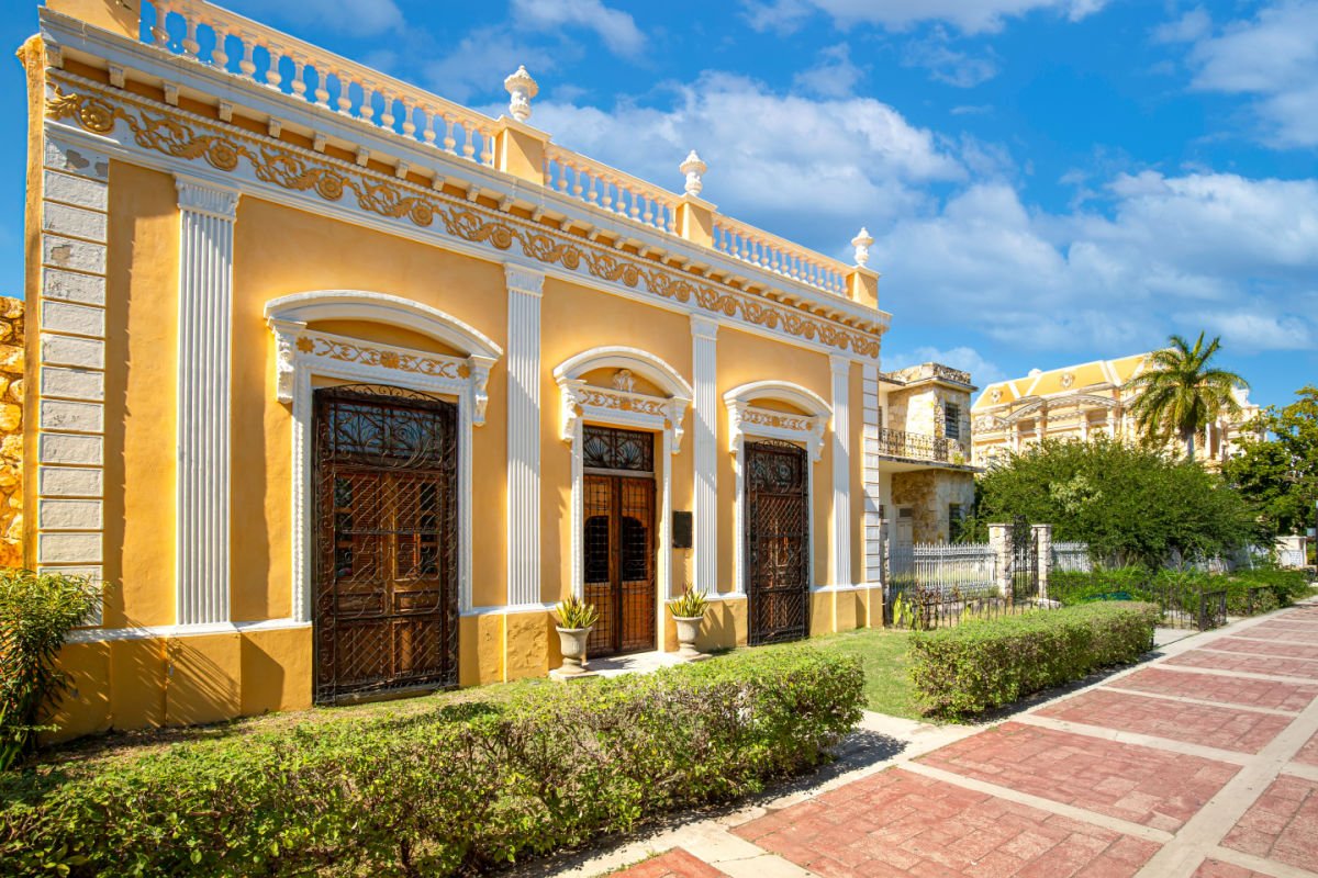 Esta-encantadora-ciudad-cerca-de-Cancun-es-una-de-las.jpeg