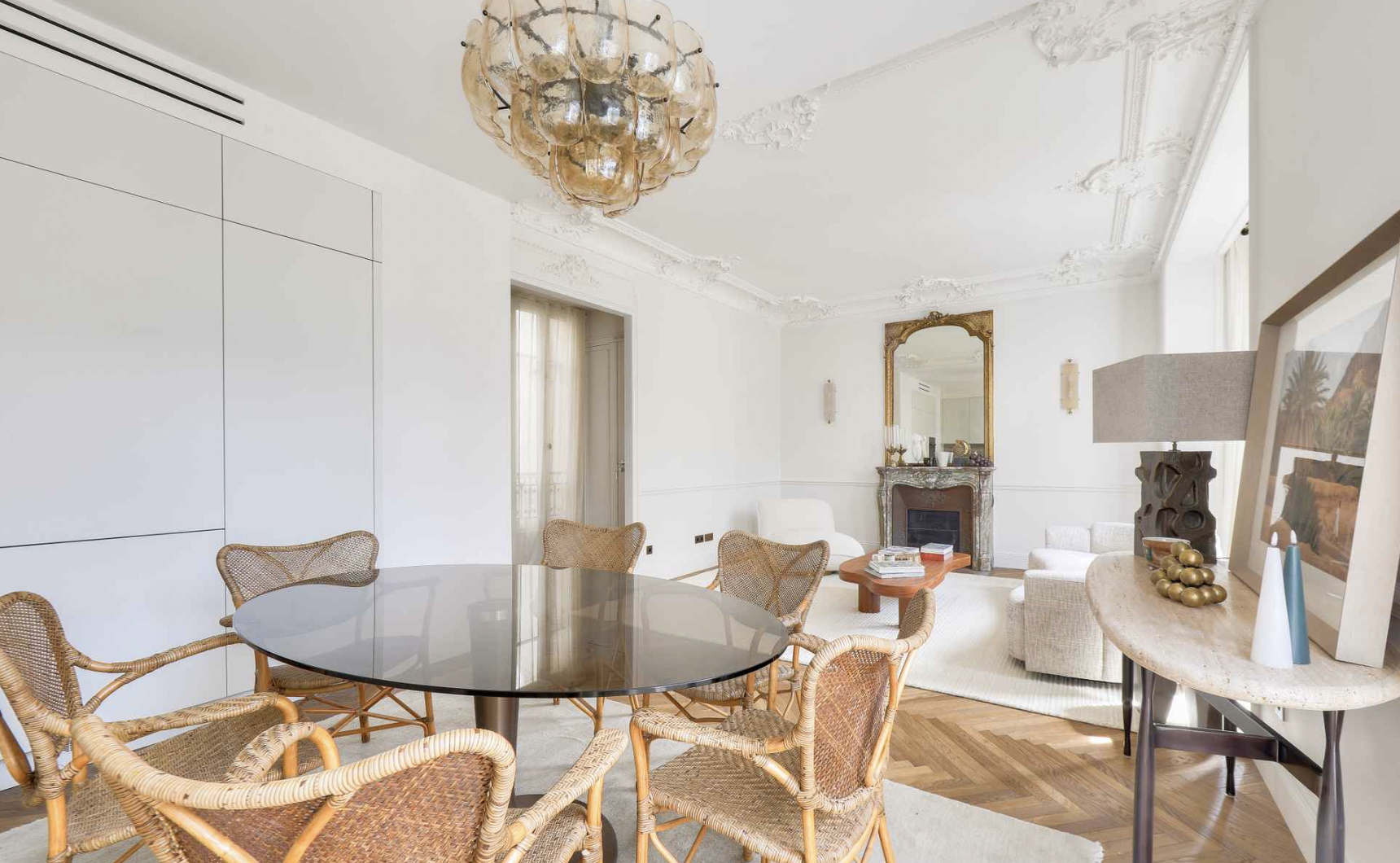 pacaso, living room, paris, rue madame, chandelier