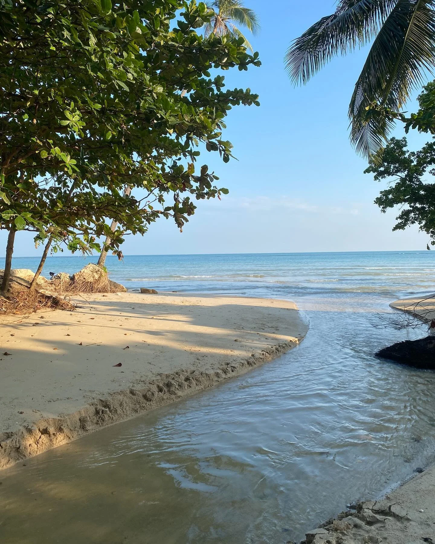 Bang Kao 🏝️ in the south of Koh Samui. Beautiful beaches, happy people and a much slower paced living than Fisherman&rsquo;s village. #thailand #beach #family #exploring #kohsamui #sunrise #freedom